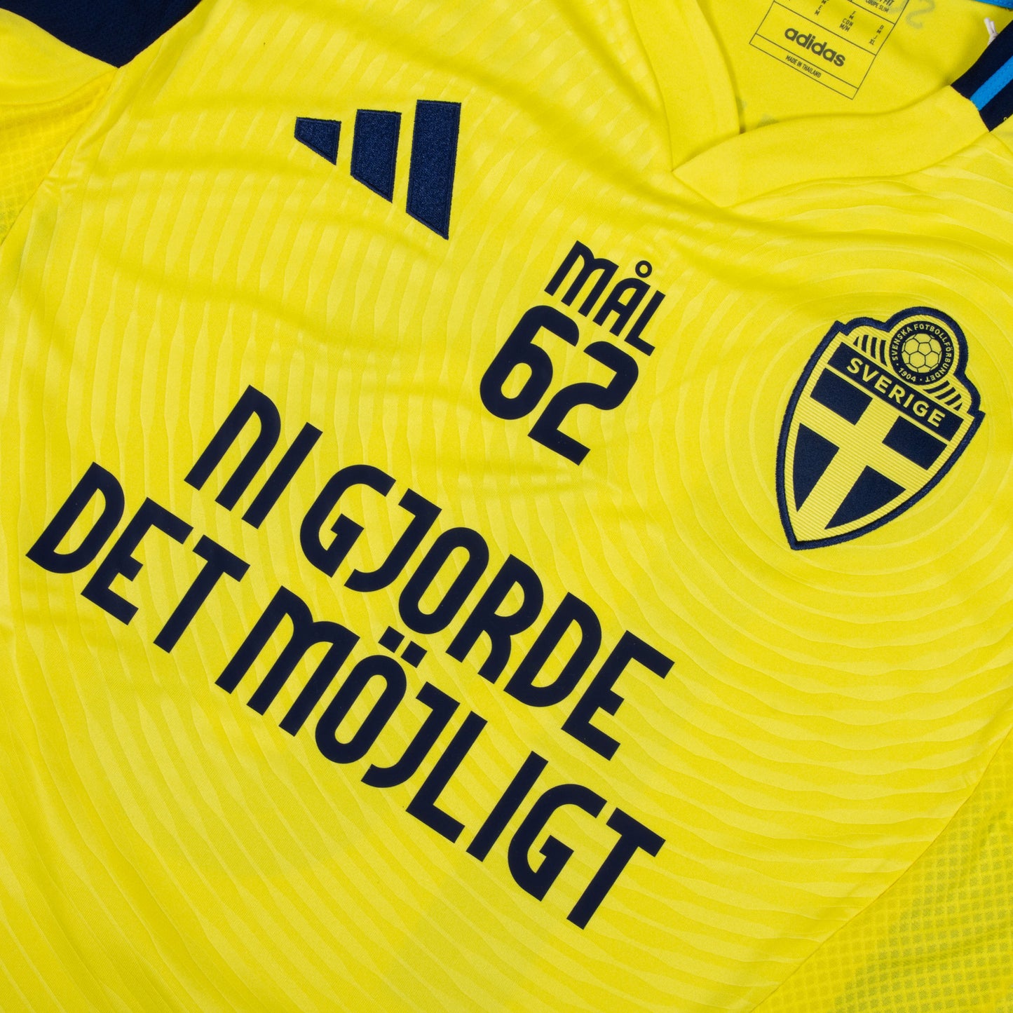 adidas Sweden Home Shirt incl. Ni Gjorde De Möjligt Ibrahimović 10 Special Printing 2024-25